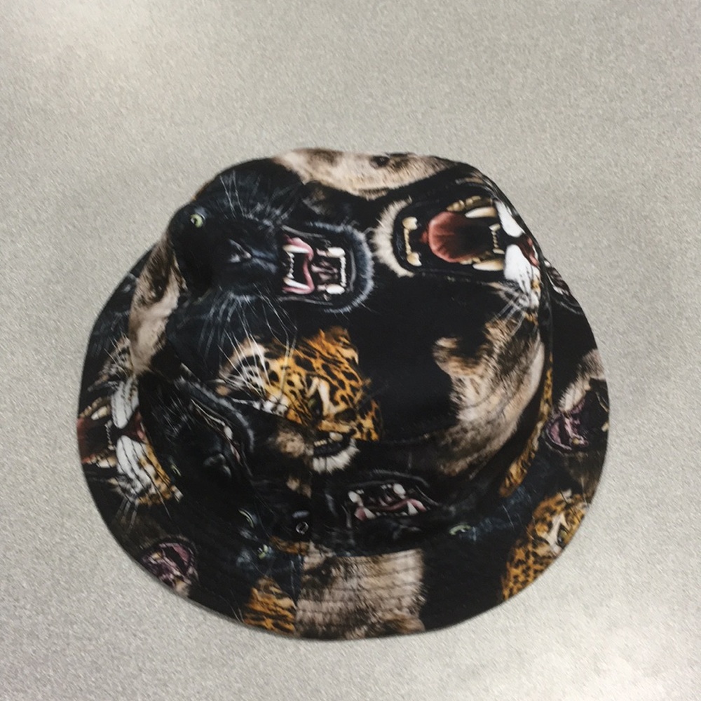 TIGER BUCKET HAT WORN BY MILES HUFFHINES!!